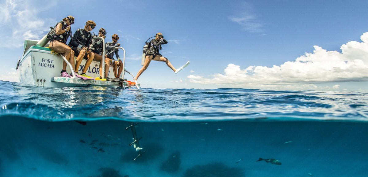 instruction sur un bateau de plongée