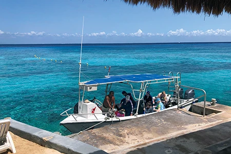 Dive boat